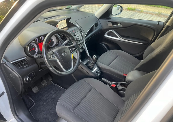 Opel Zafira cena 43900 przebieg: 105000, rok produkcji 2012 z Świecie małe 742